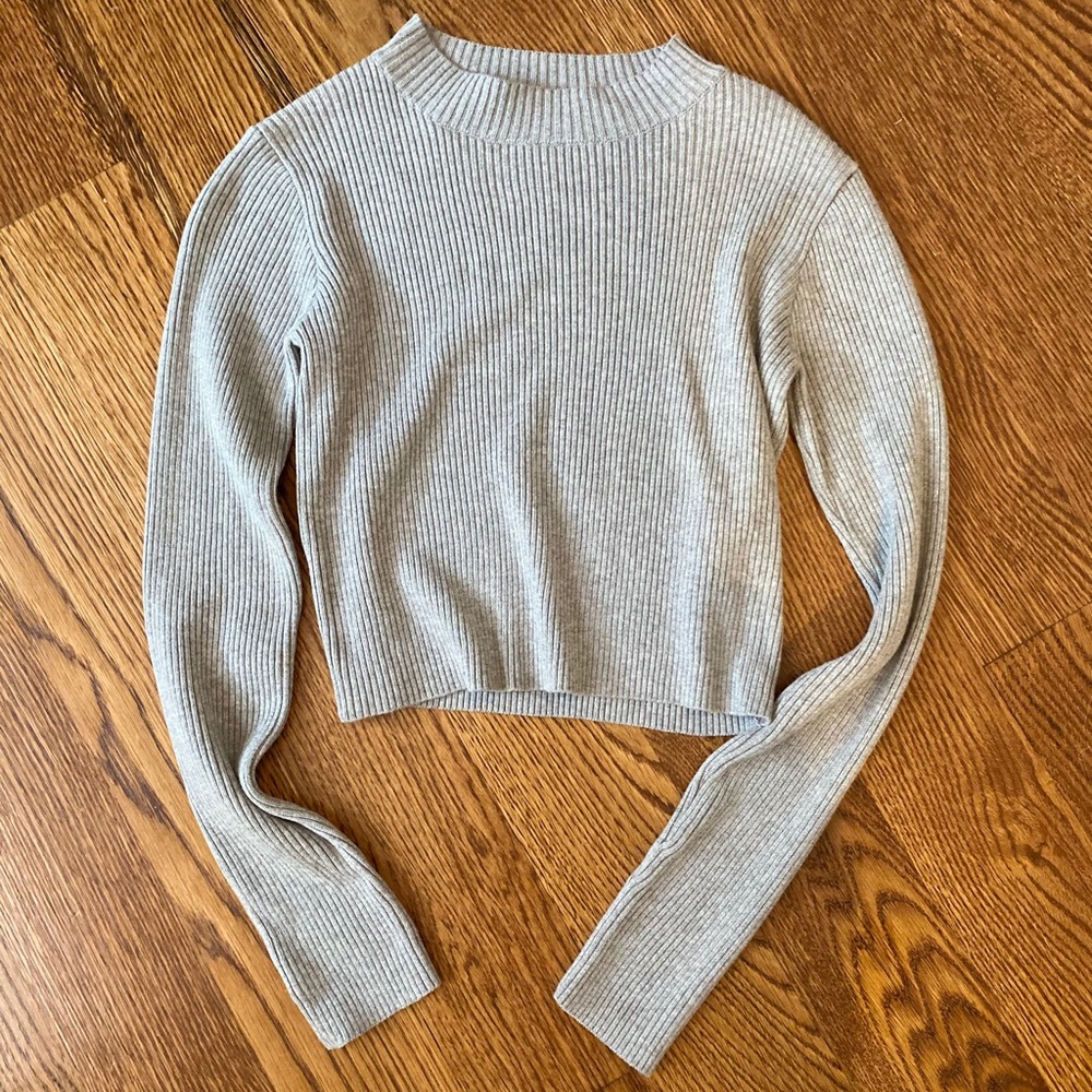 Brandy Melville sweater